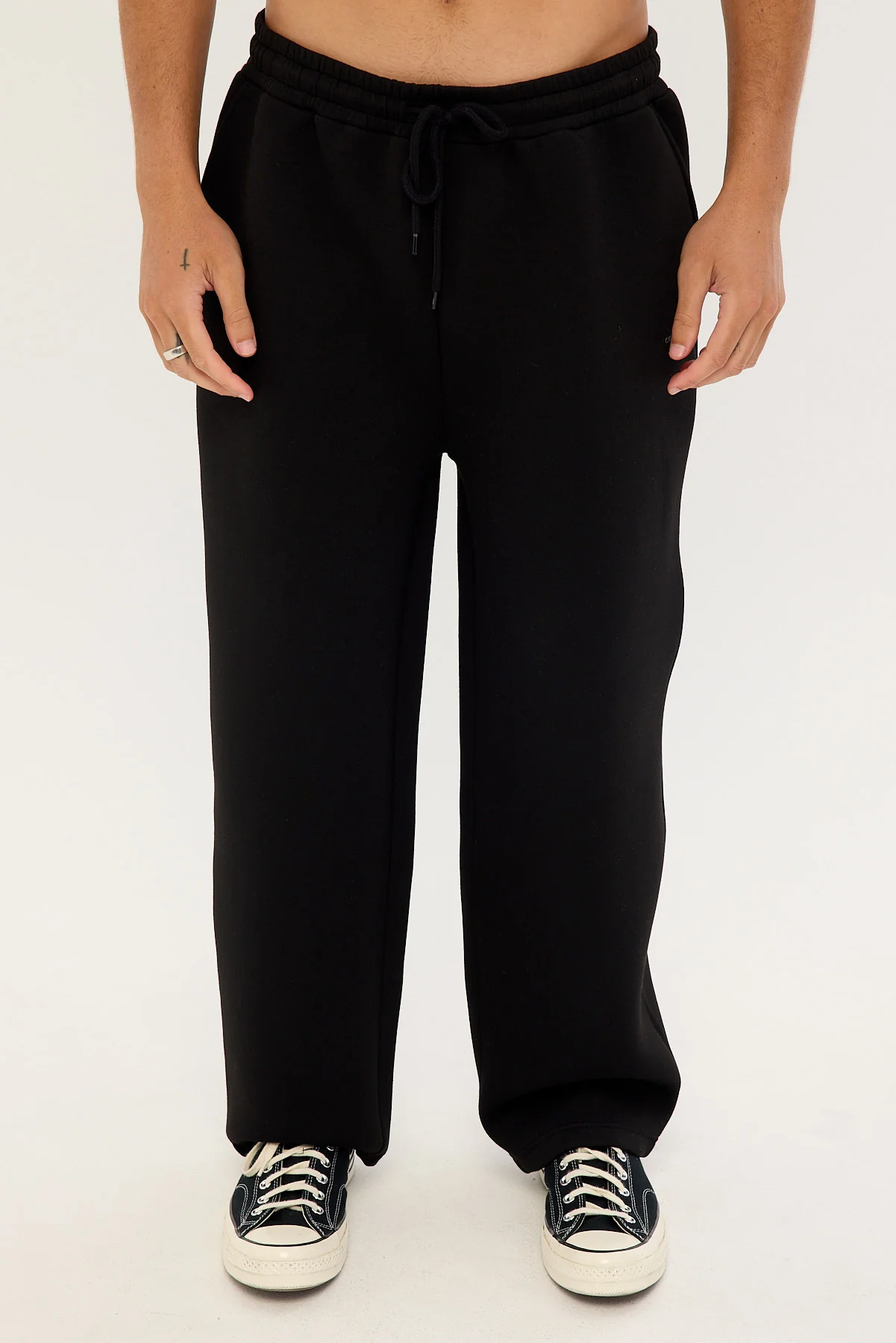 Common Need Focus Tech Sweatpant Black - Image 6