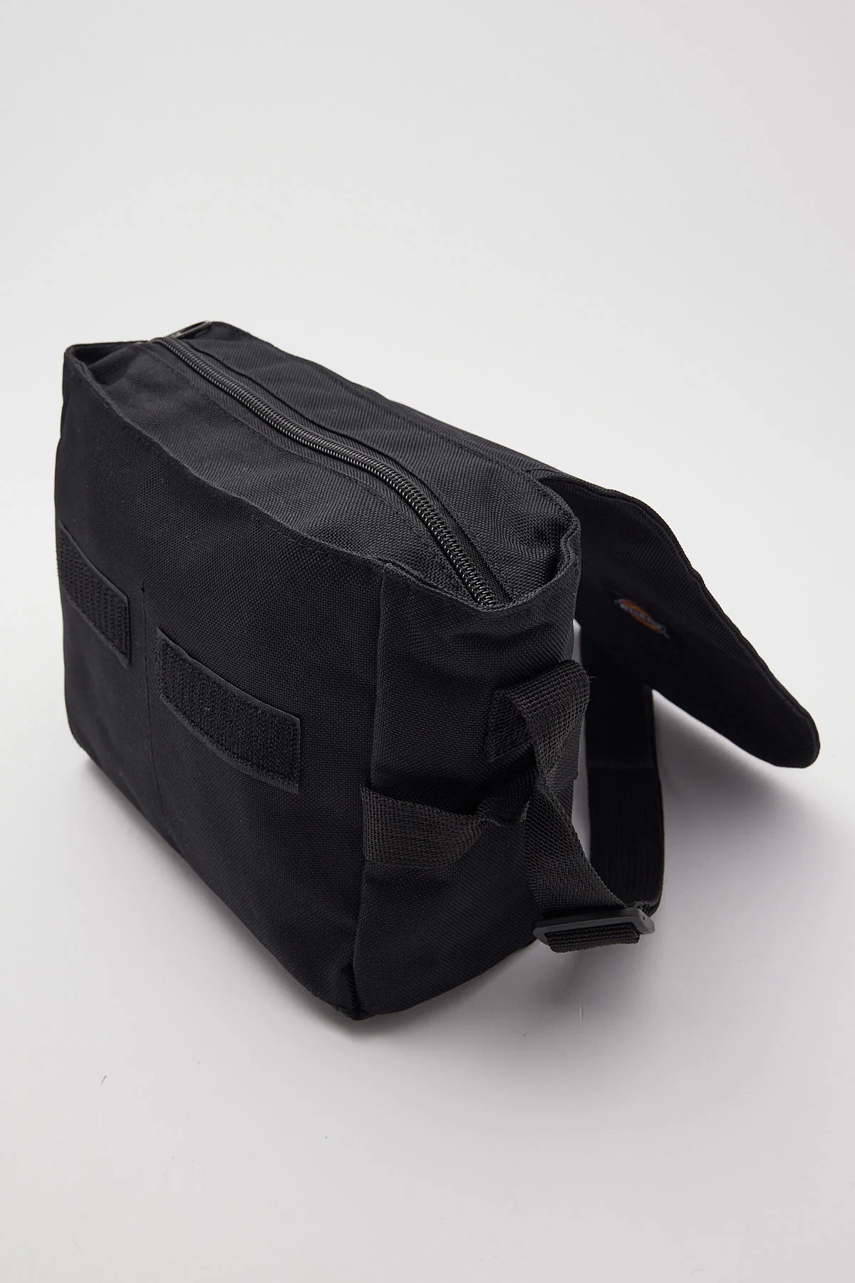 Dickies Basic Courier Satchel Bag Black - Image 4