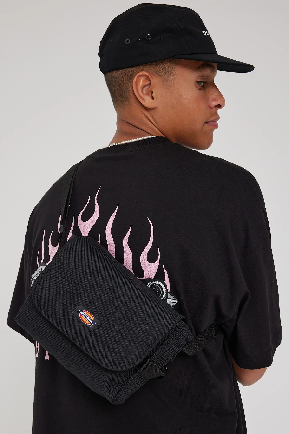 Dickies Basic Courier Satchel Bag Black - Image 6